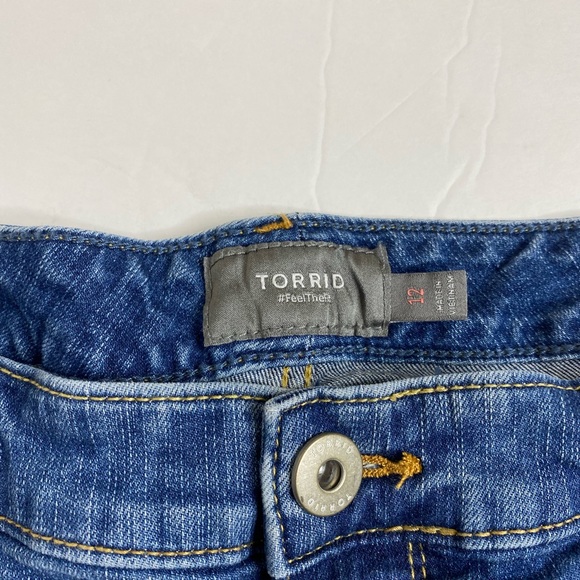 Torrid Premium Denim Shorts - Picture 3 of 8